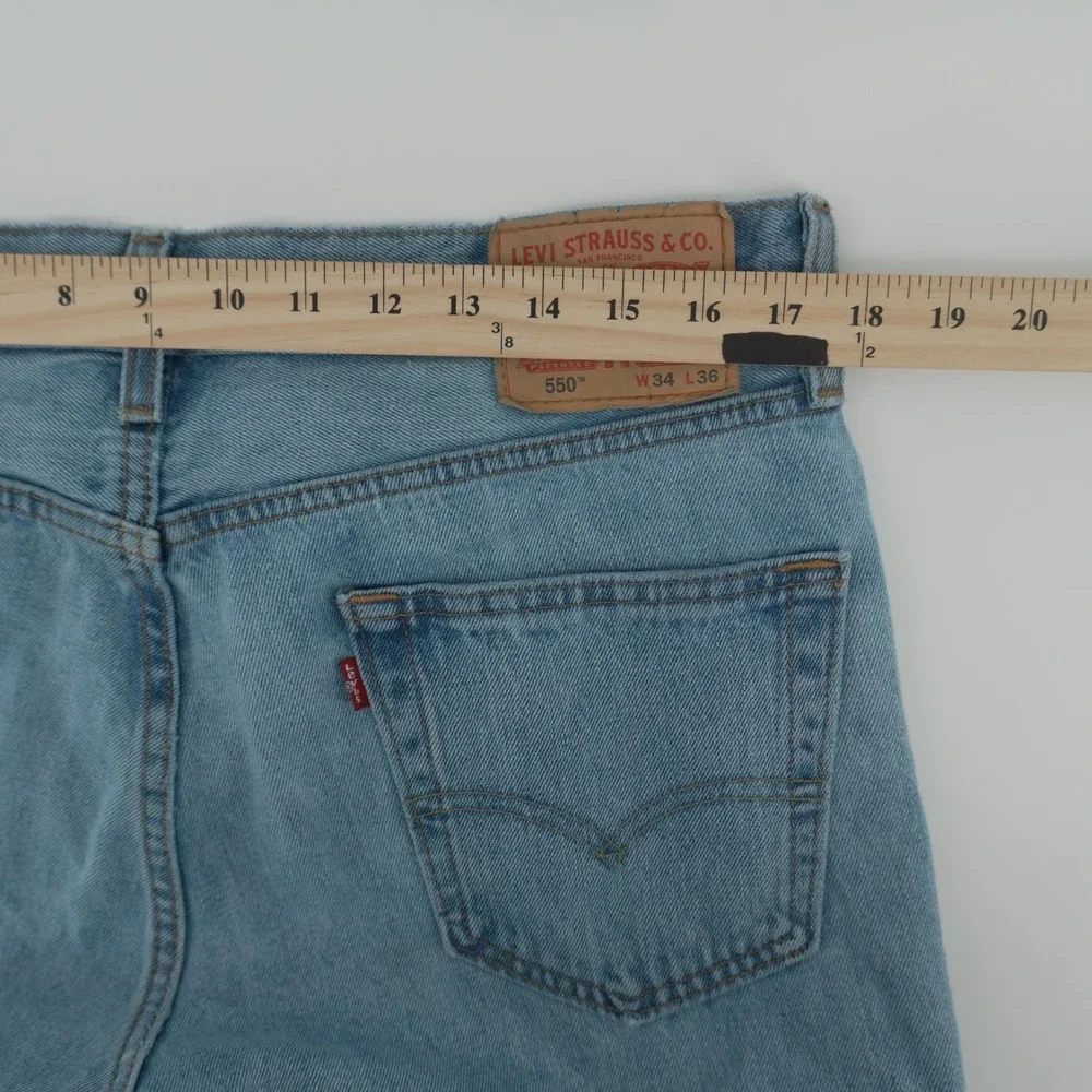 Levi's 550 Relaxed Fit Jeans Mens W34 L36 Light Wash Blue Tapered Leg Denim